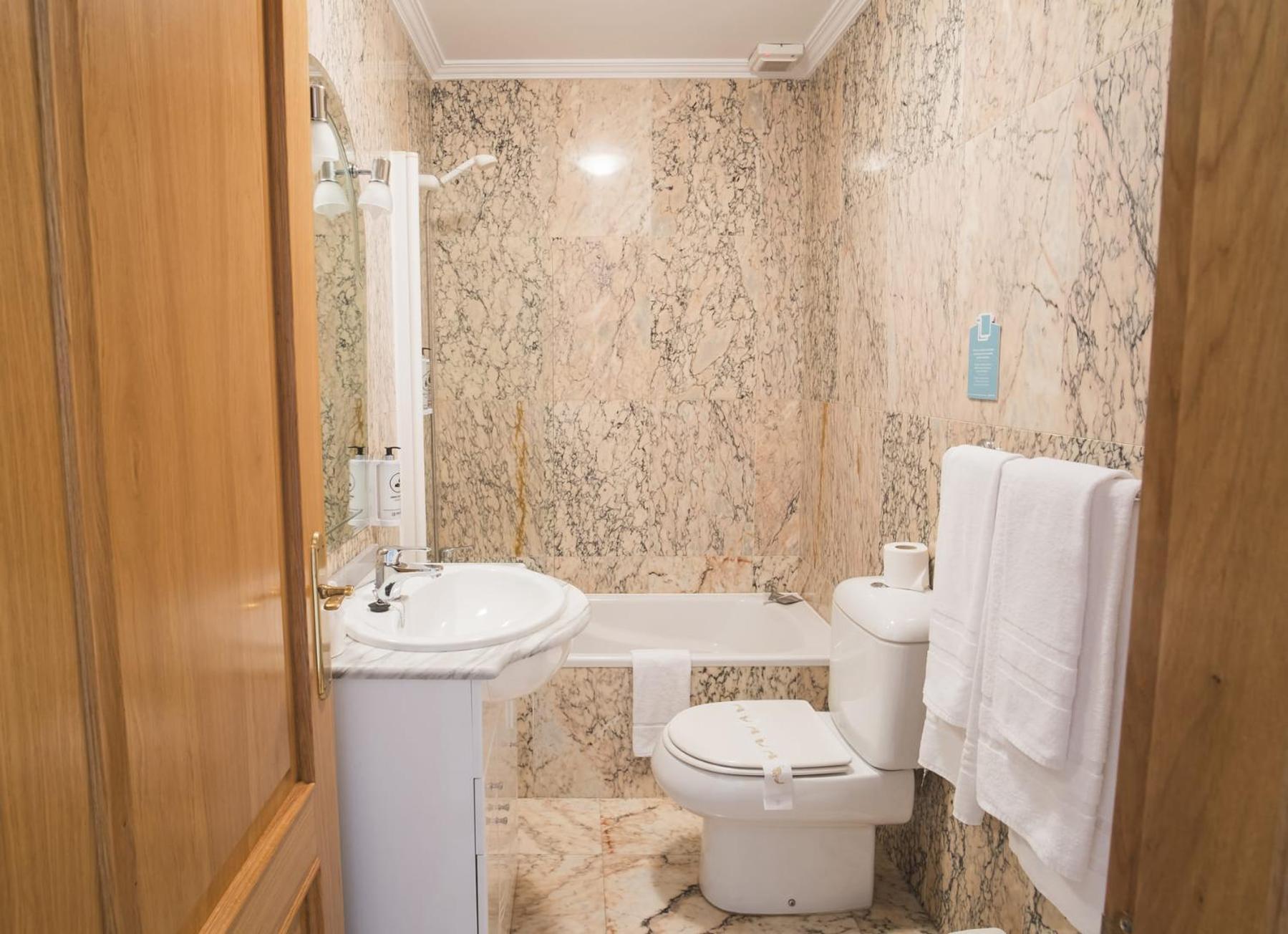 Hotel Alda Alpina à Villanueva De Arosa Extérieur photo