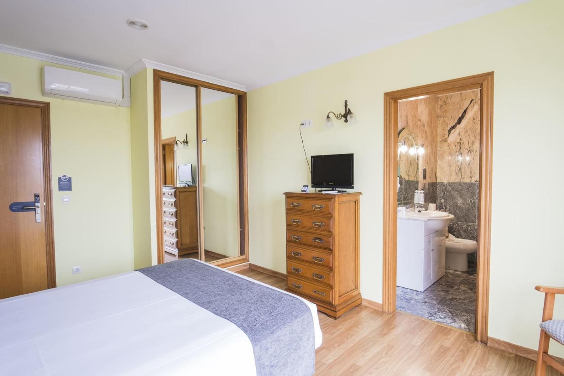 Hotel Alda Alpina à Villanueva De Arosa Extérieur photo