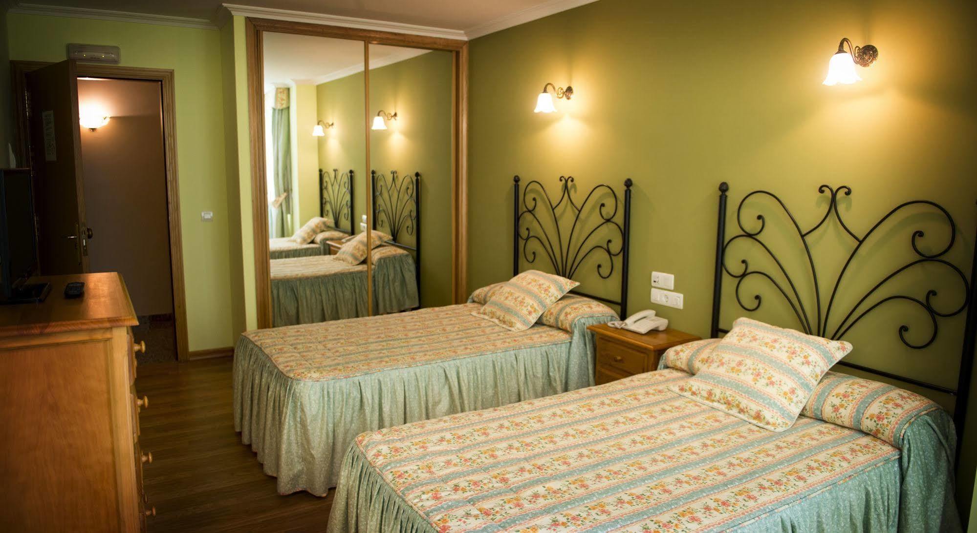 Hotel Alda Alpina à Villanueva De Arosa Extérieur photo